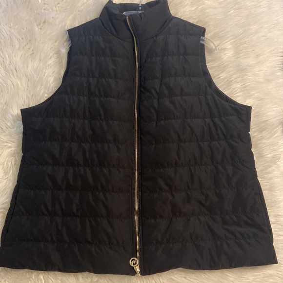 MICHAEL KORS Women’s Vest size 1X  zipper front gold length 28” bust 46” black - Picture 11 of 12